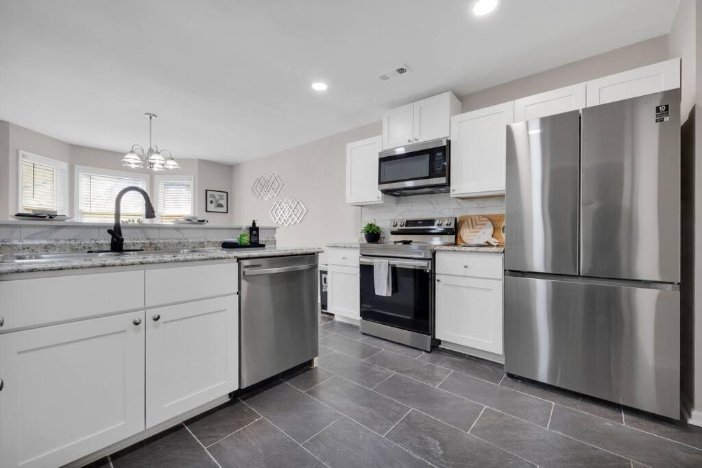 ריברדייל Plush Two Bedroom Retreat. A Home Away From Home! מראה חיצוני תמונה
